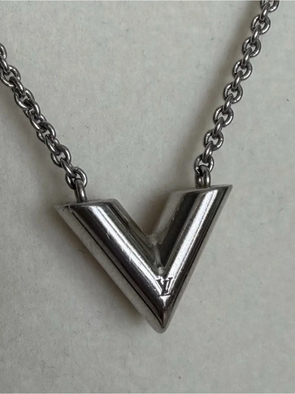 Authentic Louis Vuitton Necklace-Signature V -Shaped Silver Pendant Necklace